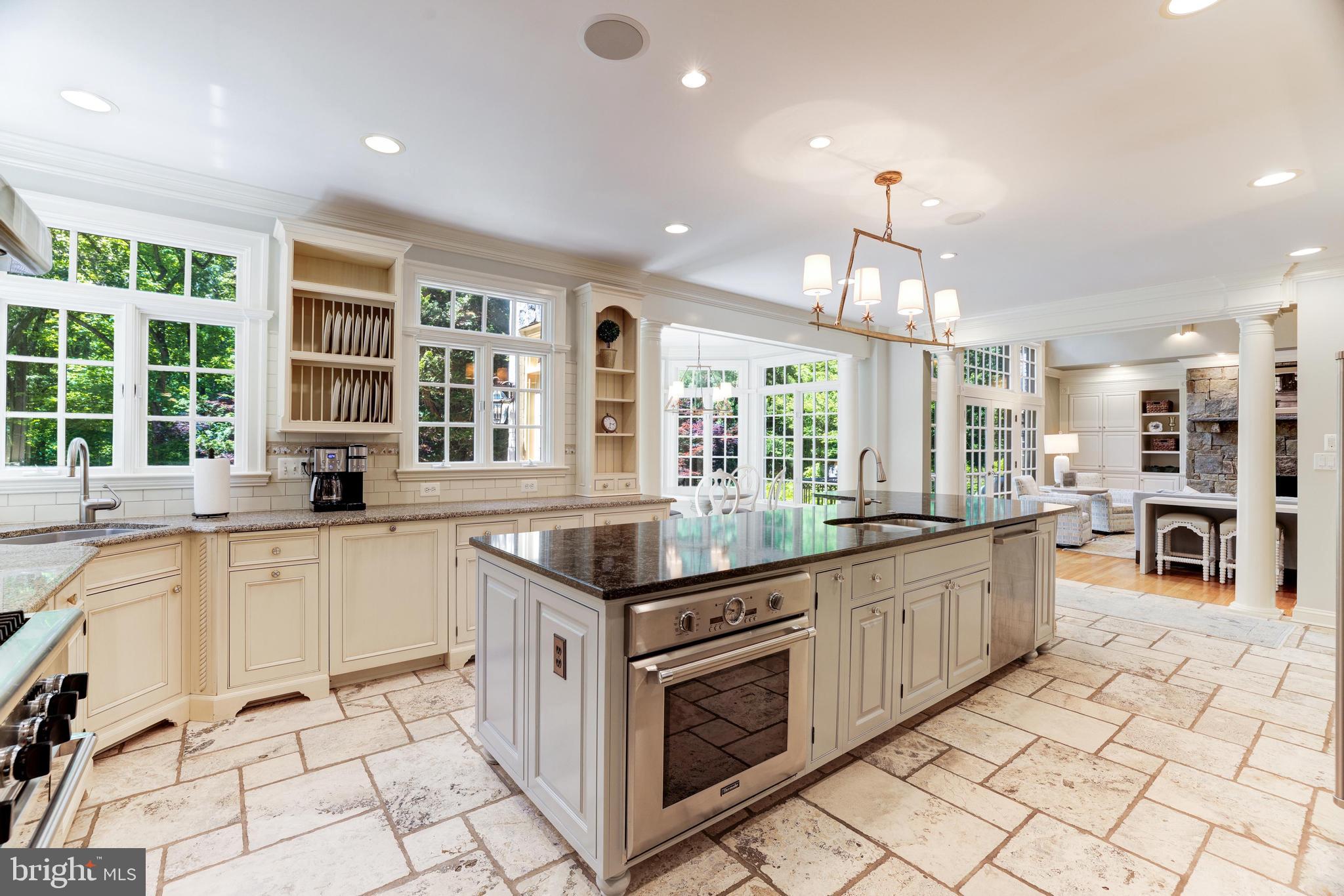 FALCON RIDGE - Residential