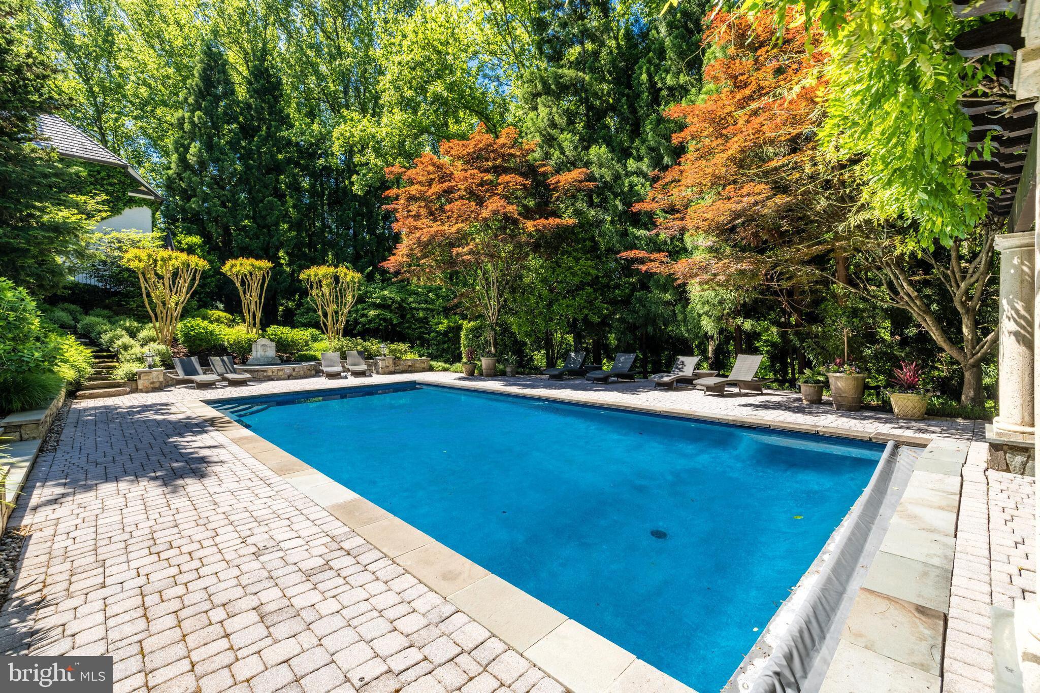 FALCON RIDGE - Residential