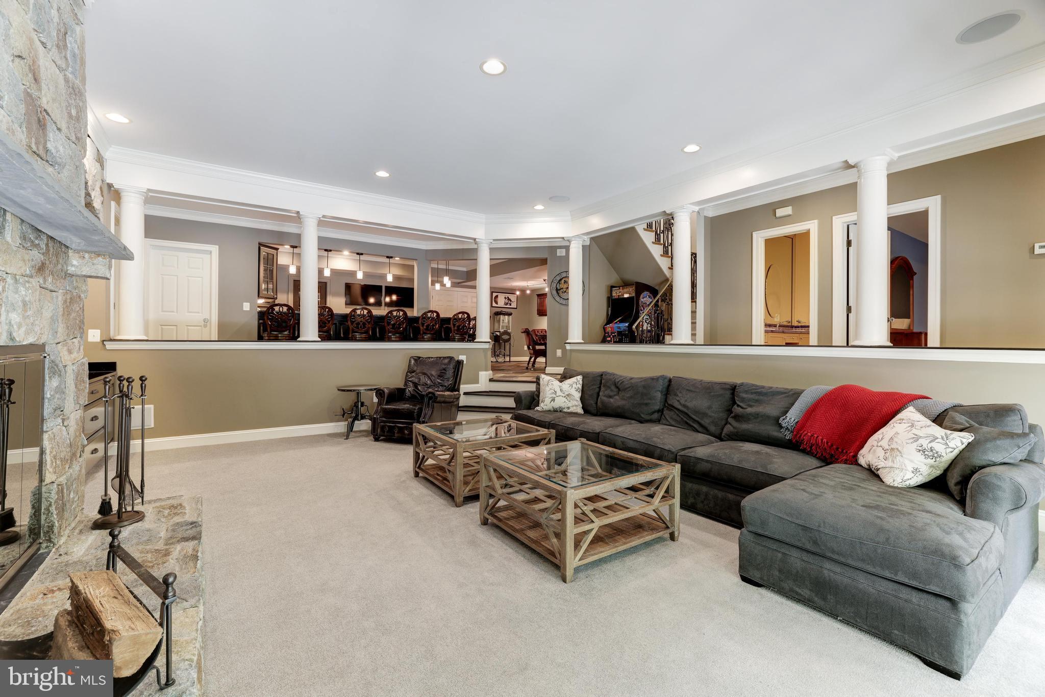 FALCON RIDGE - Residential