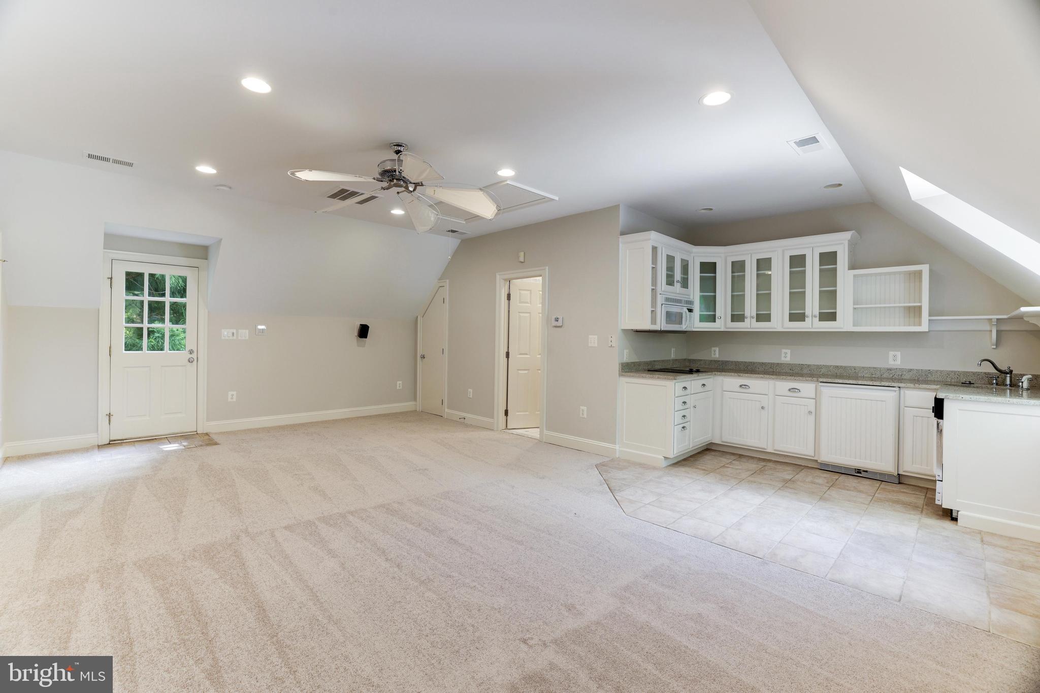 FALCON RIDGE - Residential