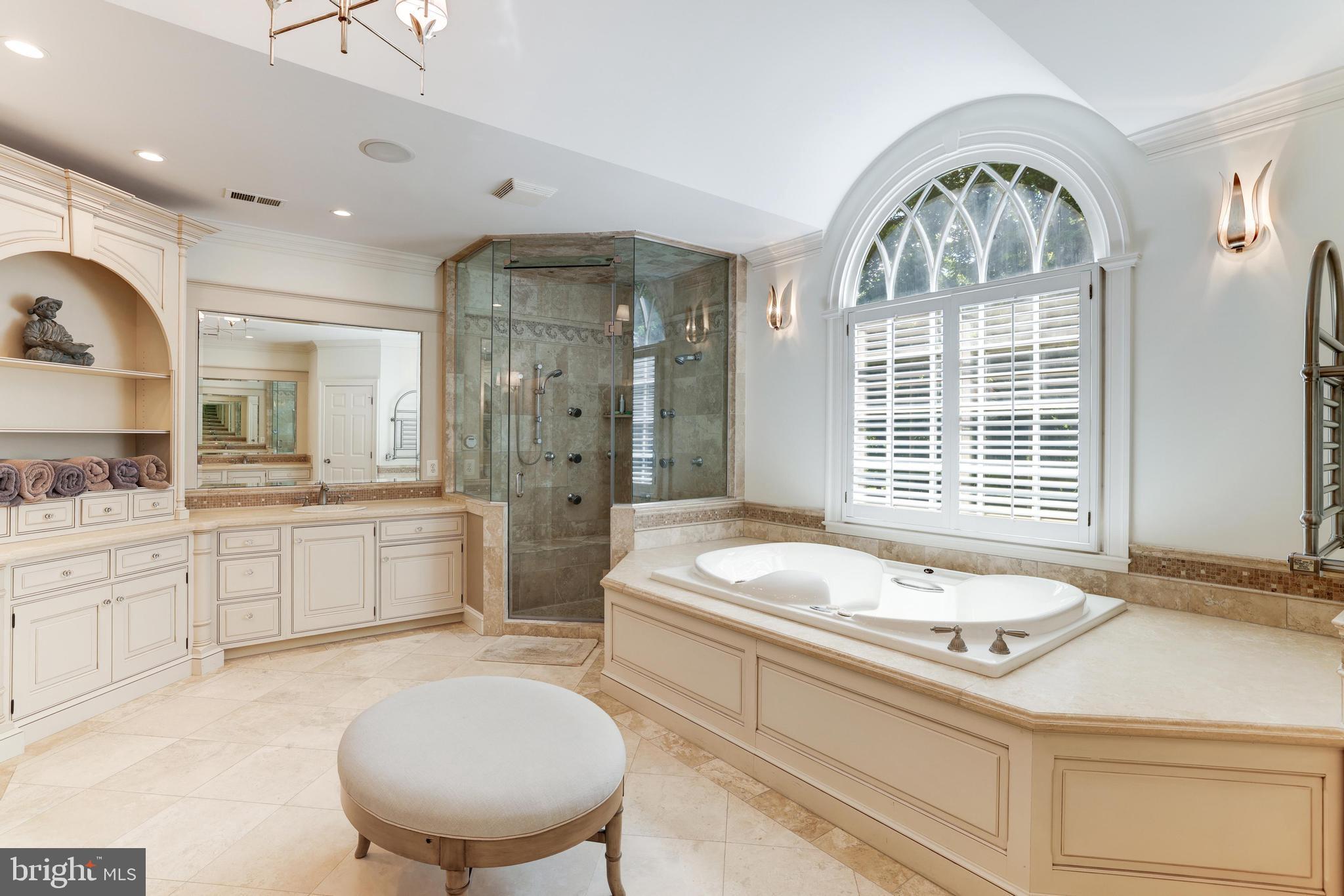 FALCON RIDGE - Residential