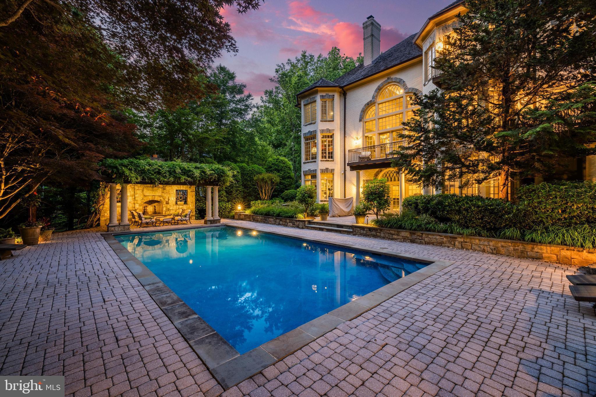 FALCON RIDGE - Residential