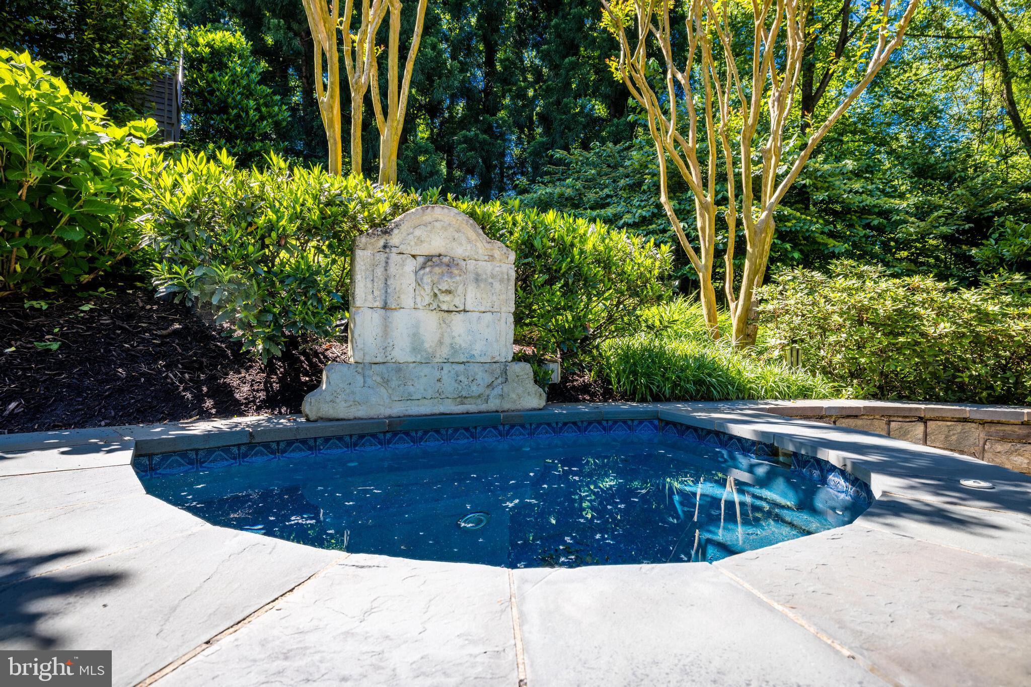 FALCON RIDGE - Residential