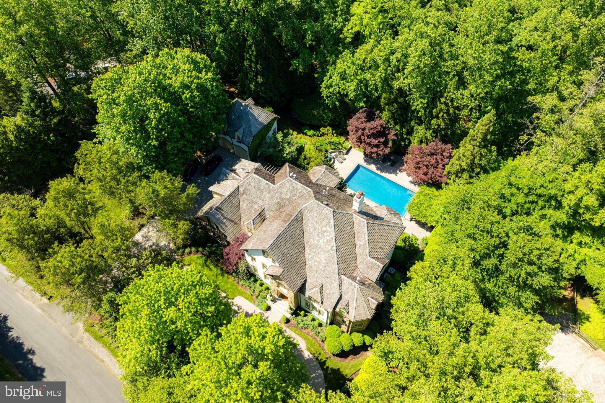 FALCON RIDGE - Residential