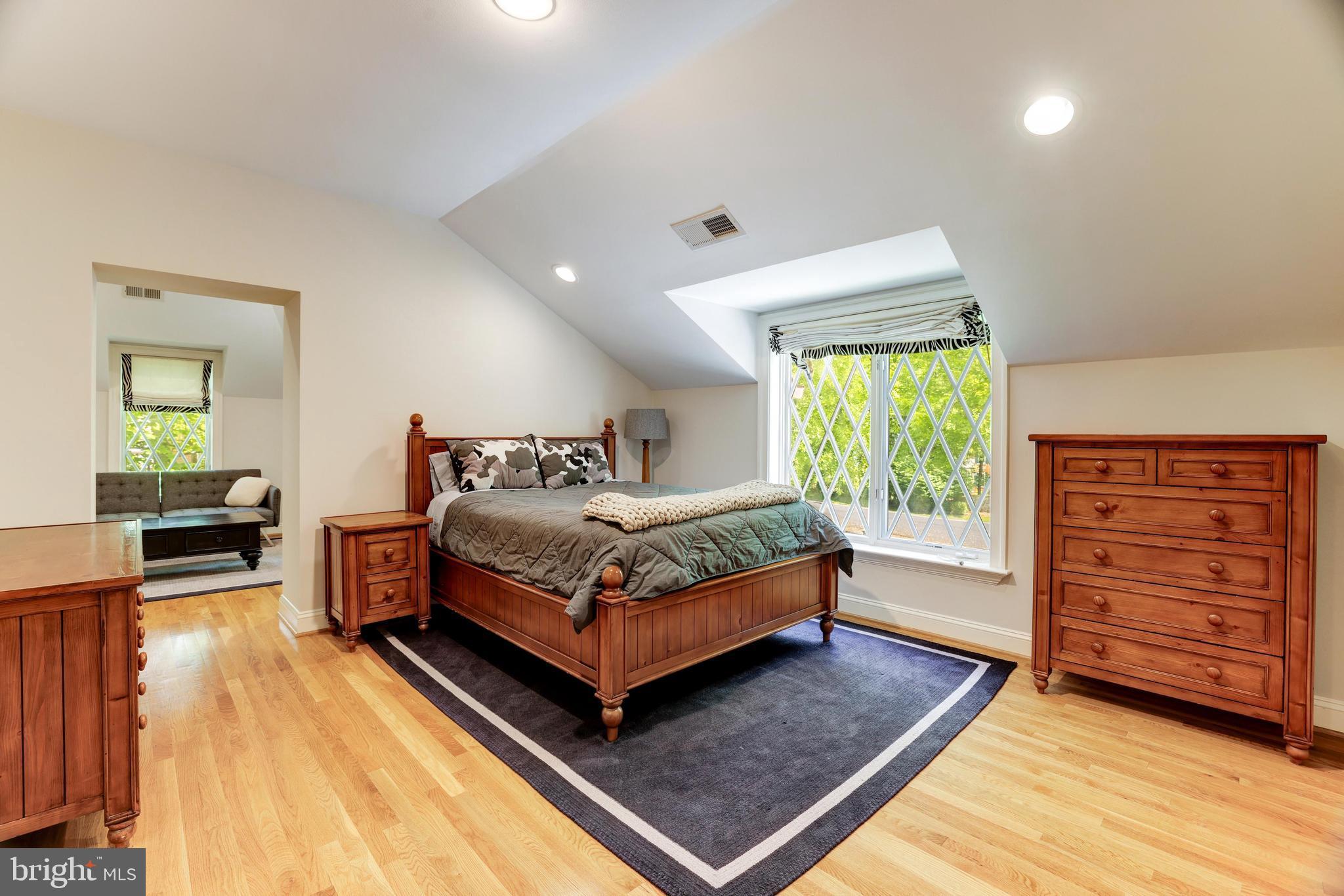 FALCON RIDGE - Residential