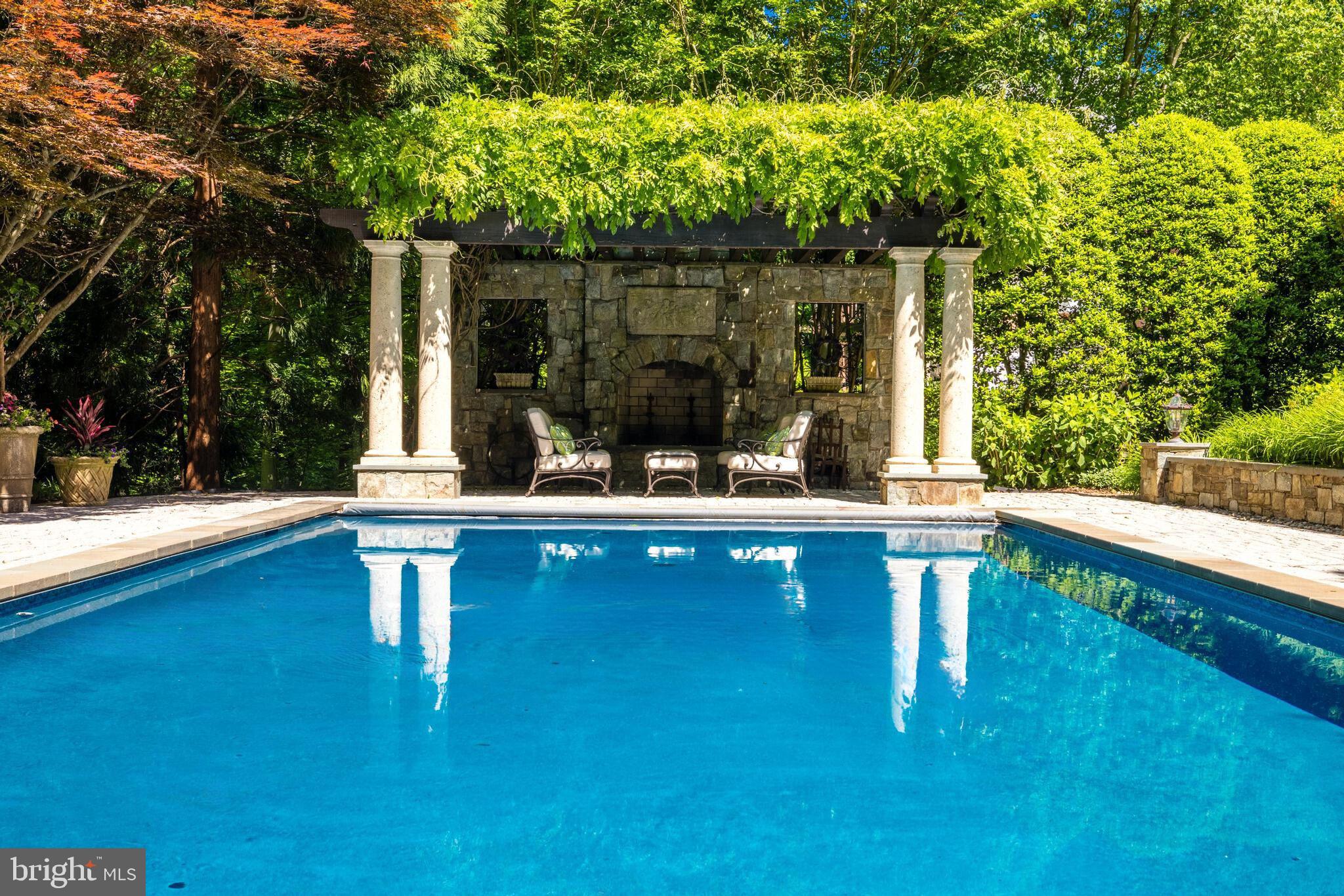 FALCON RIDGE - Residential