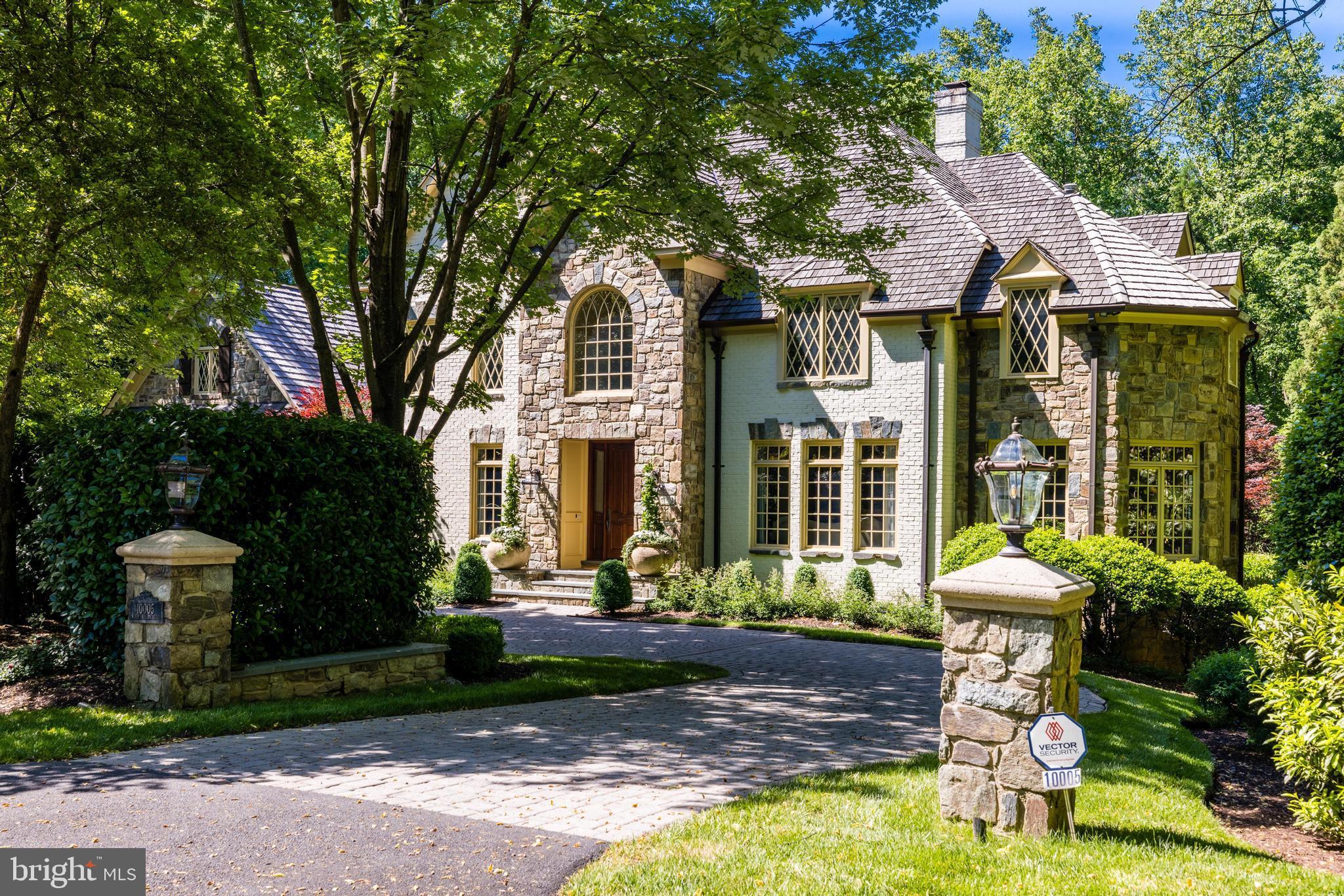 FALCON RIDGE - Residential