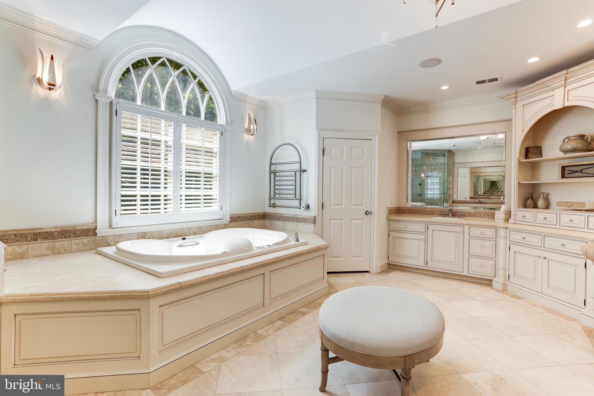 FALCON RIDGE - Residential