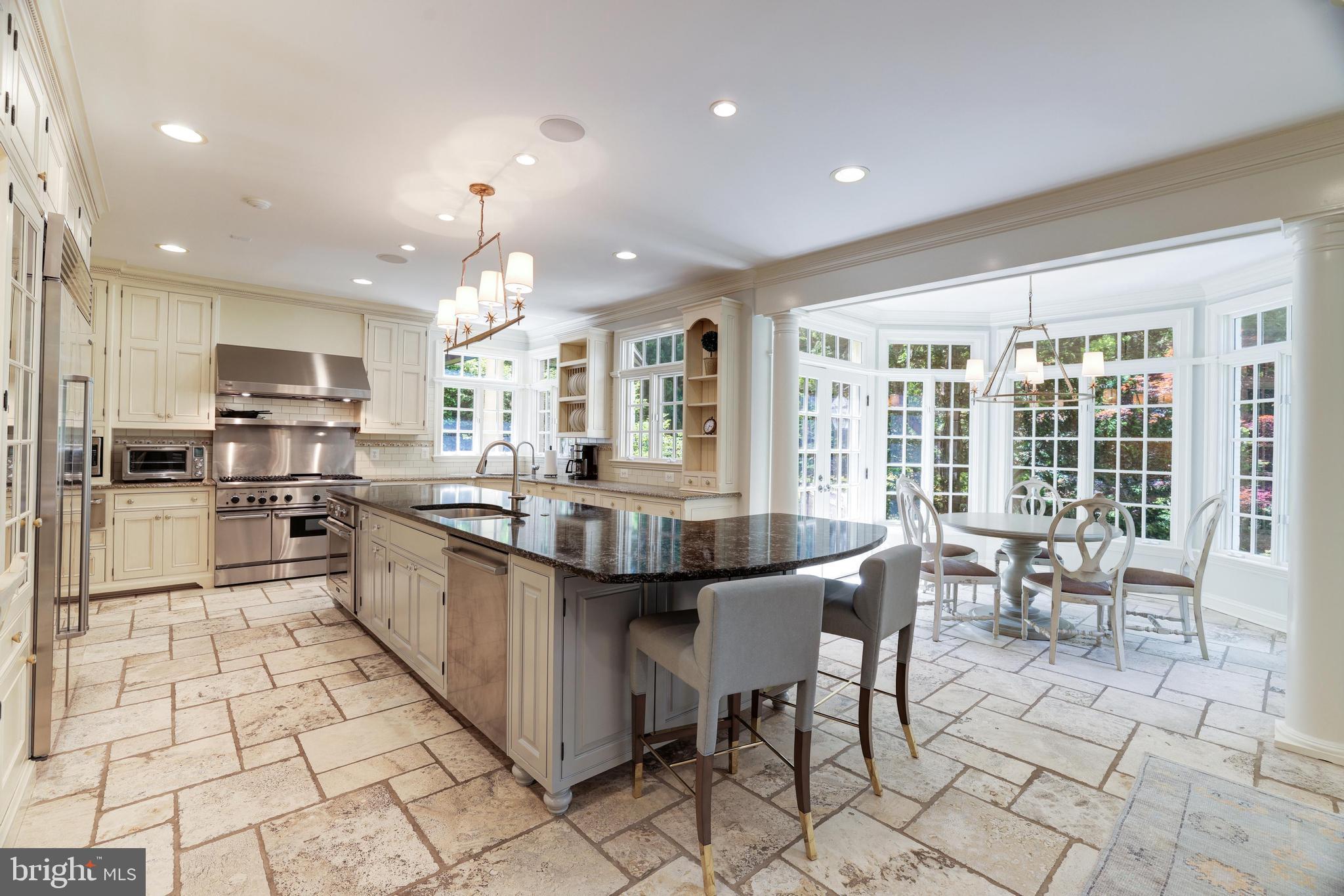 FALCON RIDGE - Residential