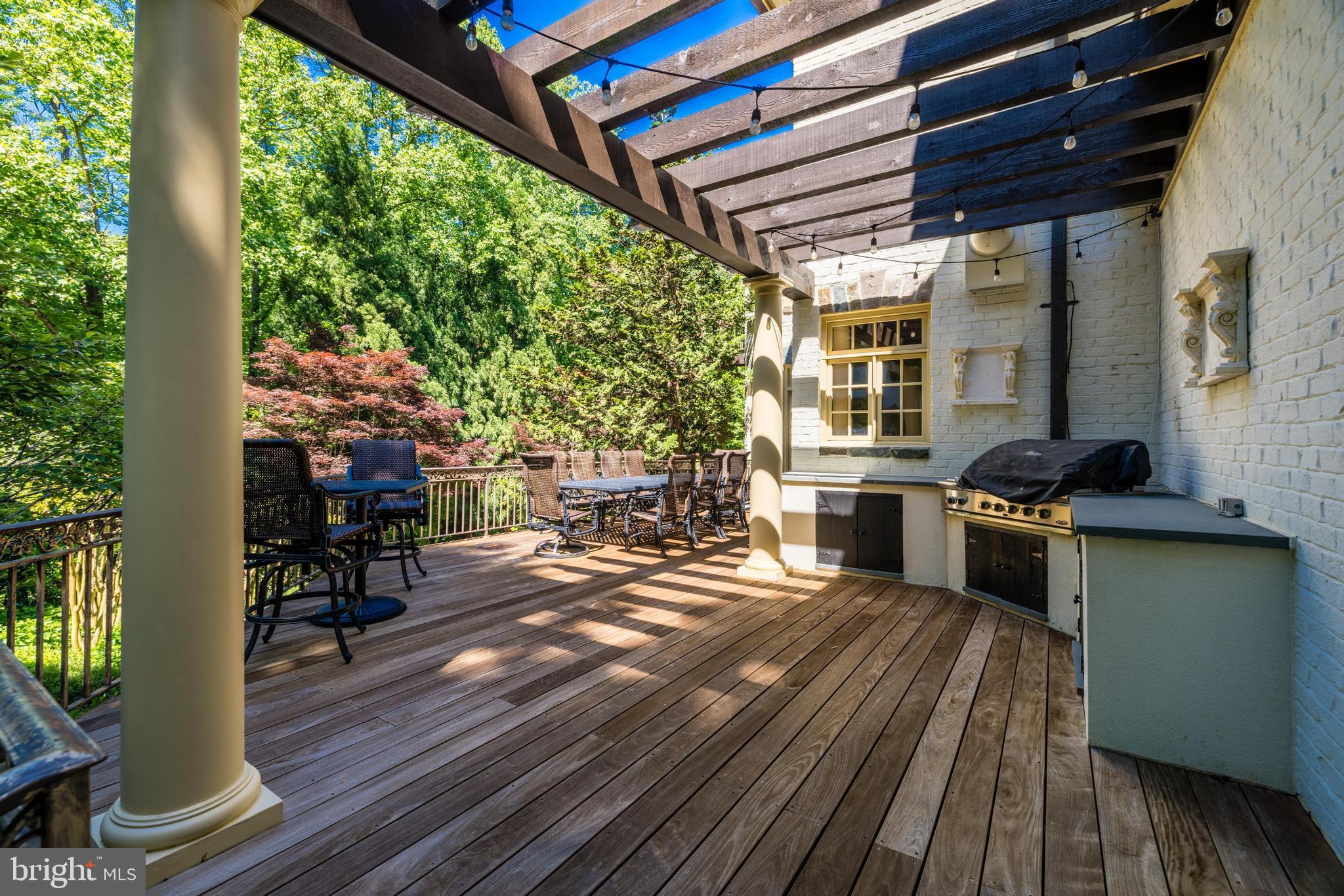 FALCON RIDGE - Residential