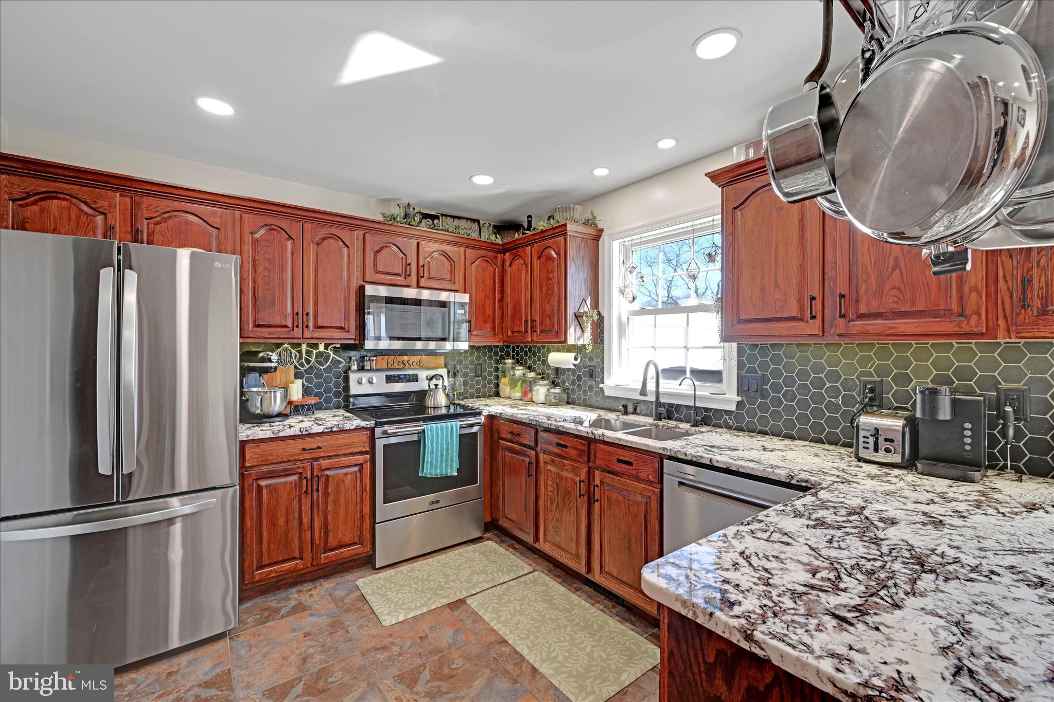 BROOKVIEW - Residential