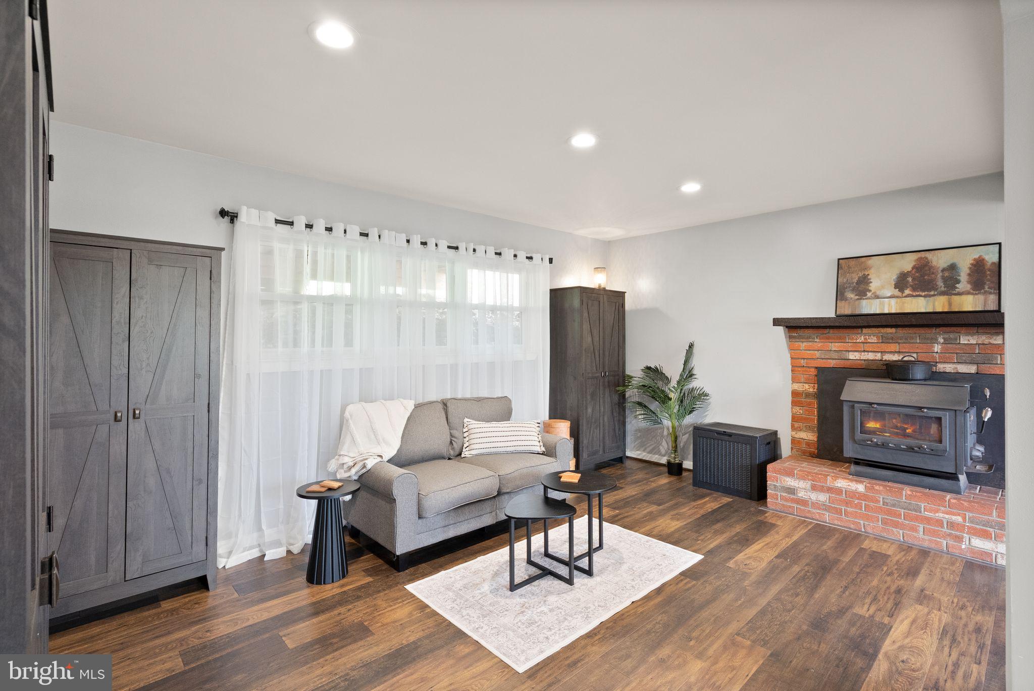 WARREN ESTATES - Residential