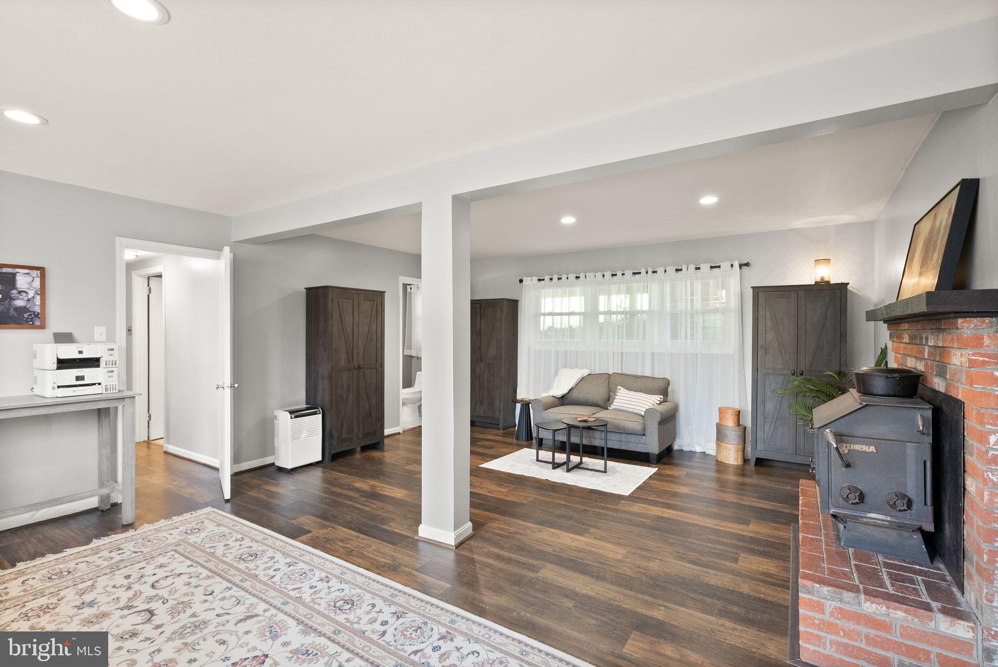 WARREN ESTATES - Residential