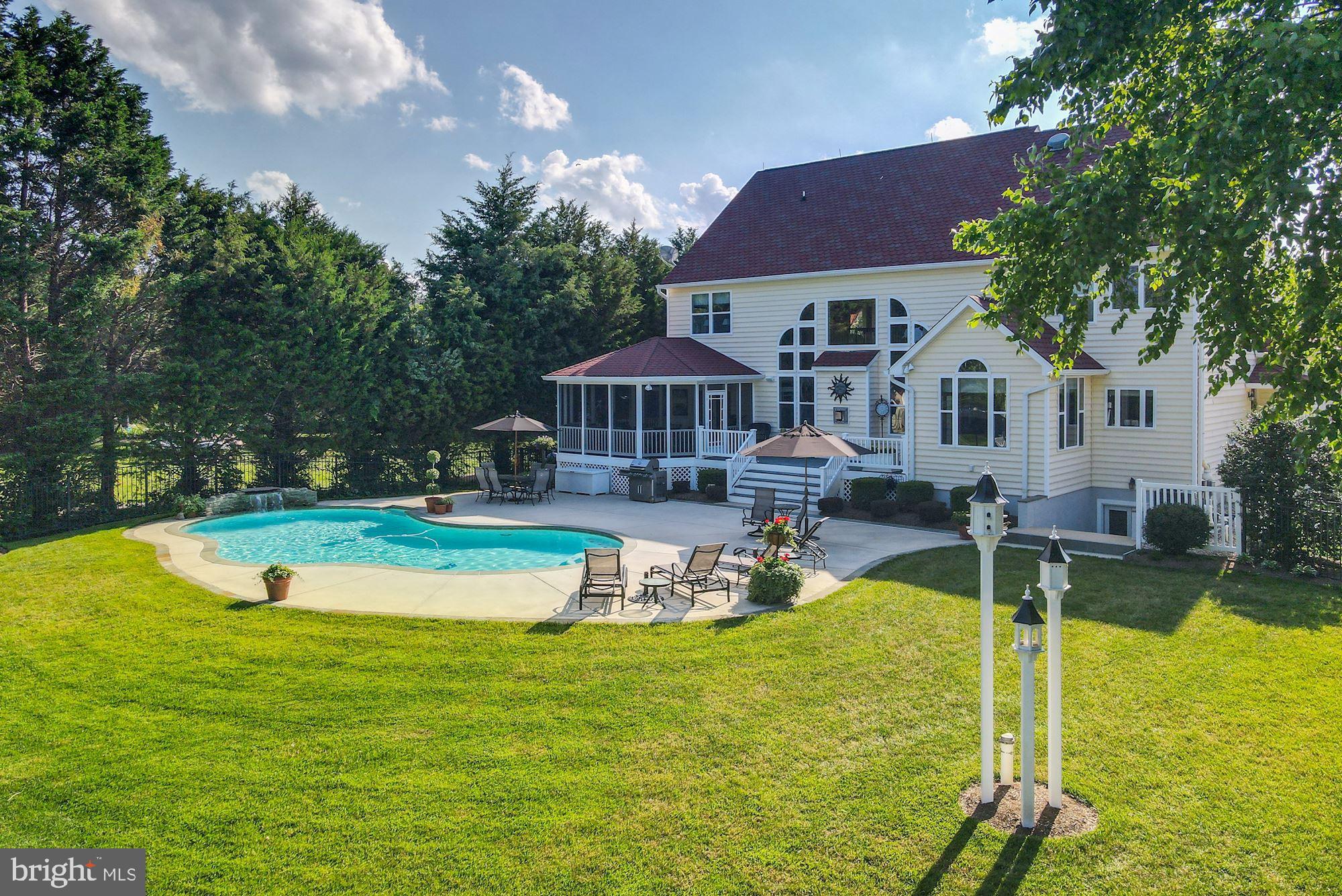 ISLAND LANDING - Residential