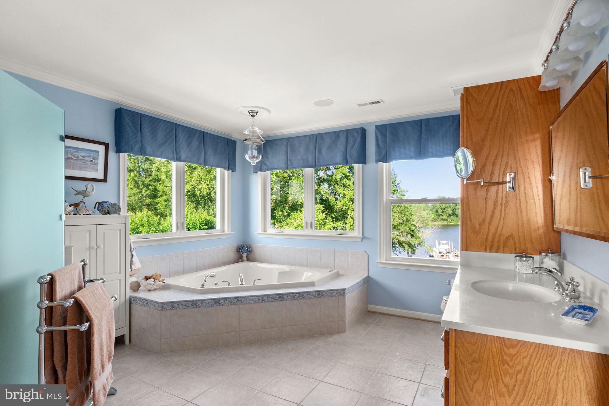 ISLAND LANDING - Residential