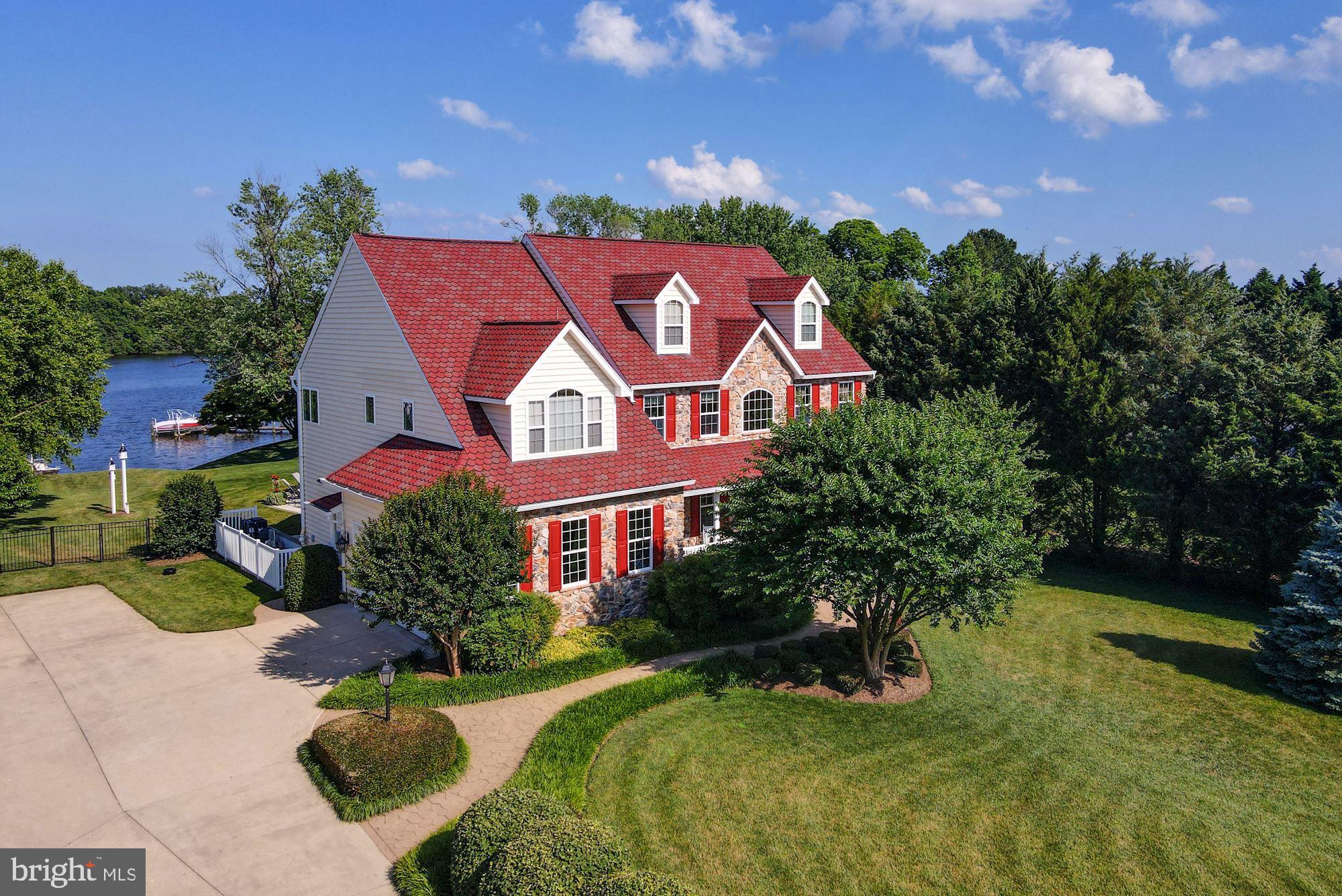 ISLAND LANDING - Residential