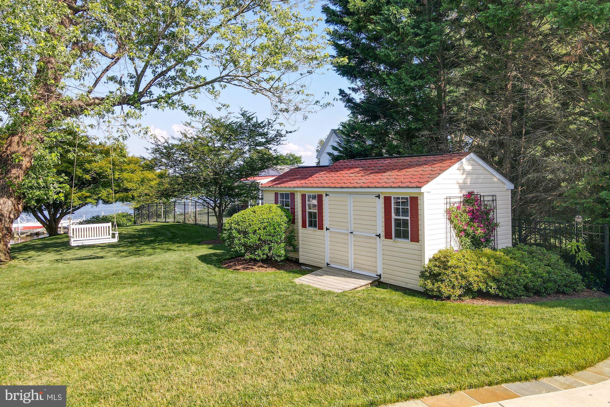 ISLAND LANDING - Residential