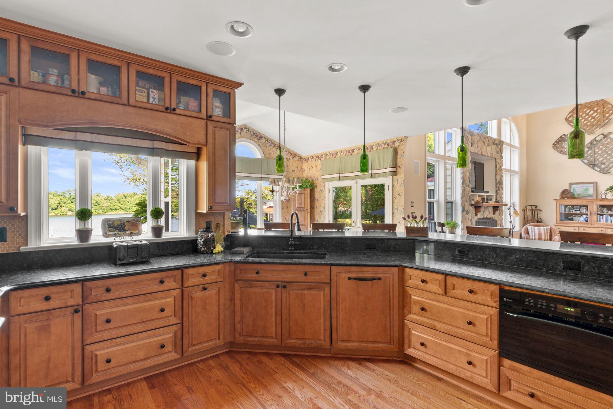 ISLAND LANDING - Residential