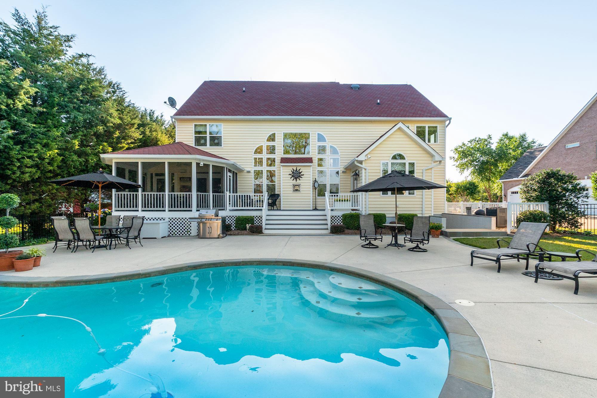 ISLAND LANDING - Residential