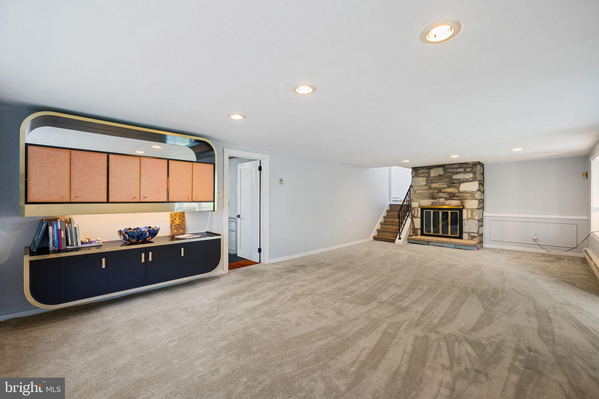 BLUE BELL - Residential Lease