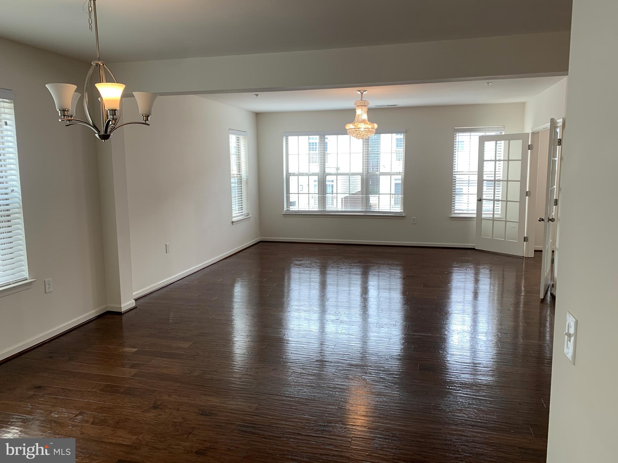 HAMPTON SQUARE CONDOMINIUMS - Residential Lease