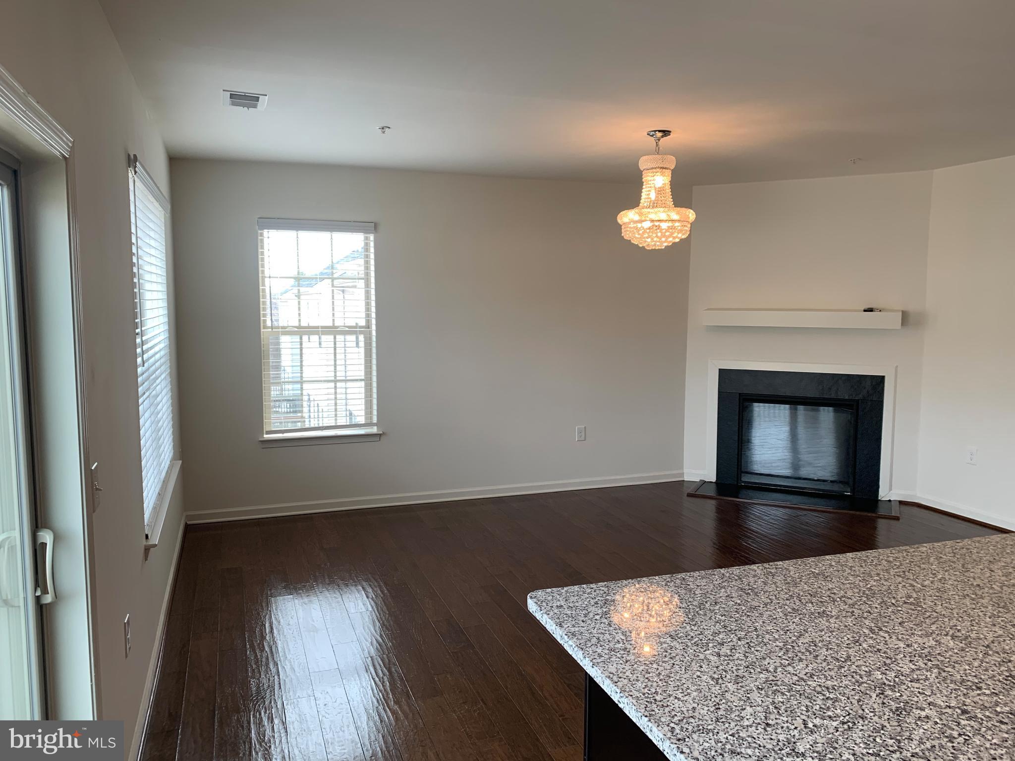 HAMPTON SQUARE CONDOMINIUMS - Residential Lease