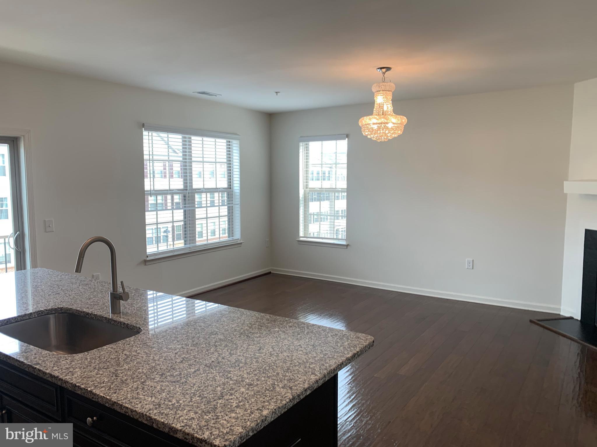 HAMPTON SQUARE CONDOMINIUMS - Residential Lease