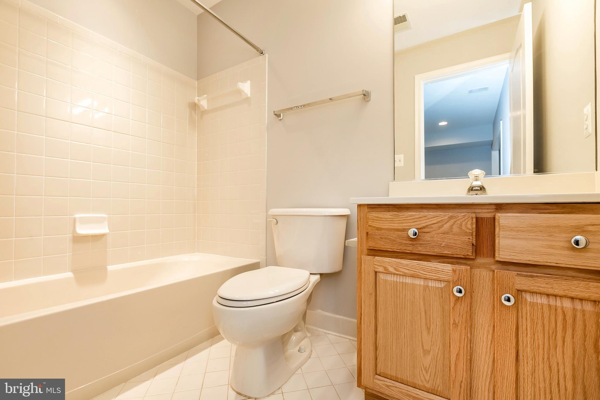 CYRANDALL VALLEY - Residential Lease