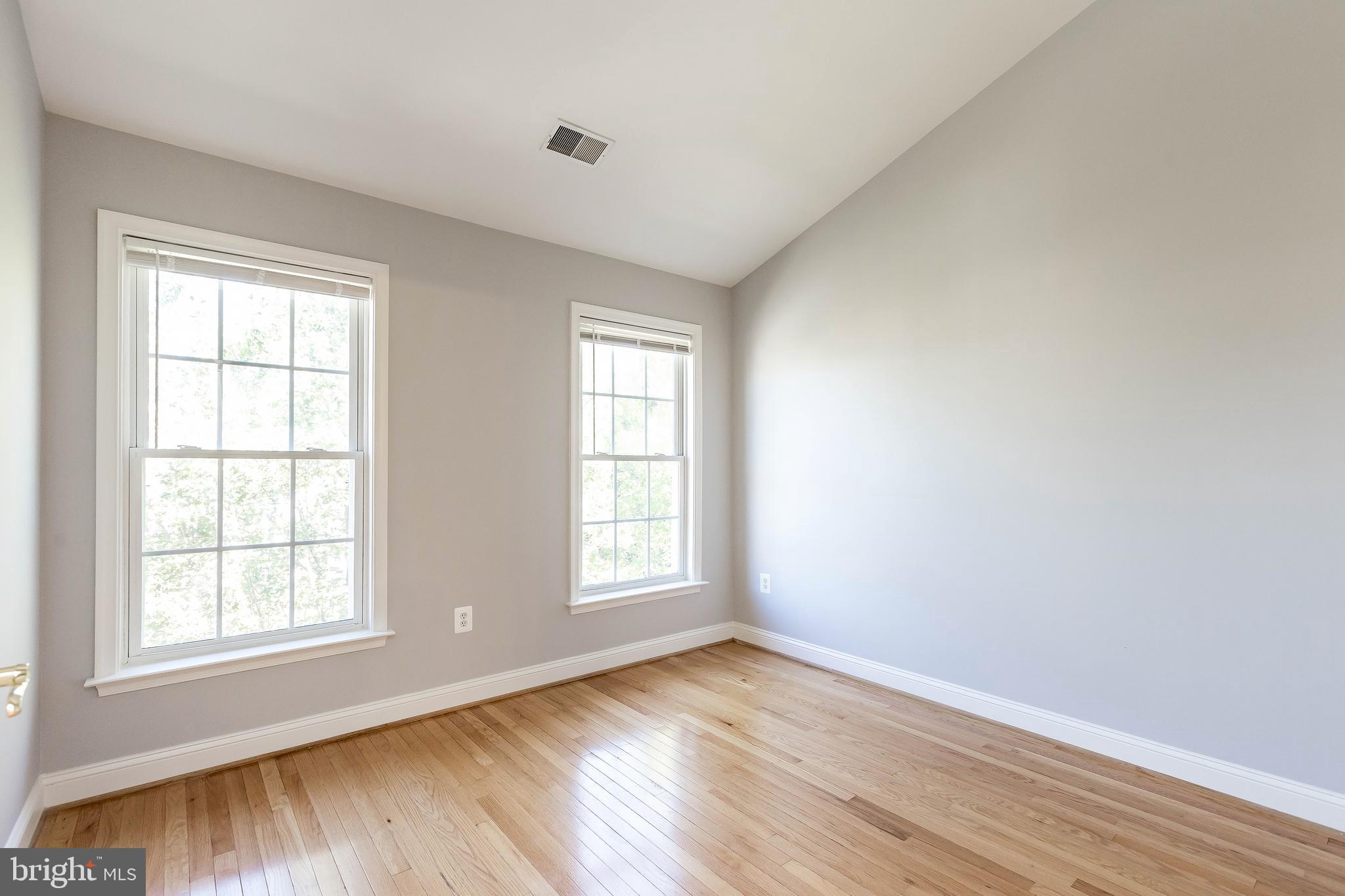 CYRANDALL VALLEY - Residential Lease