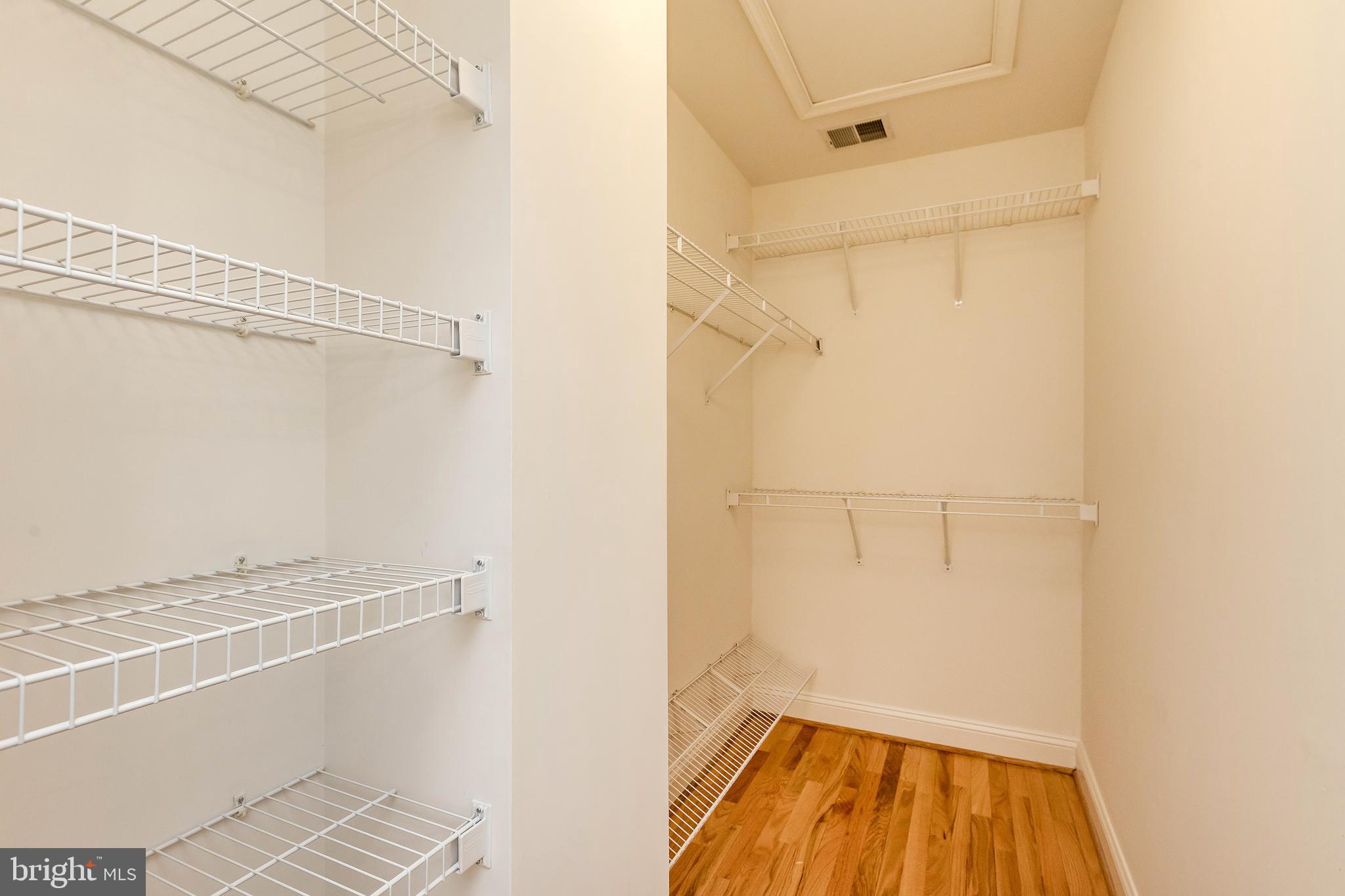 CYRANDALL VALLEY - Residential Lease