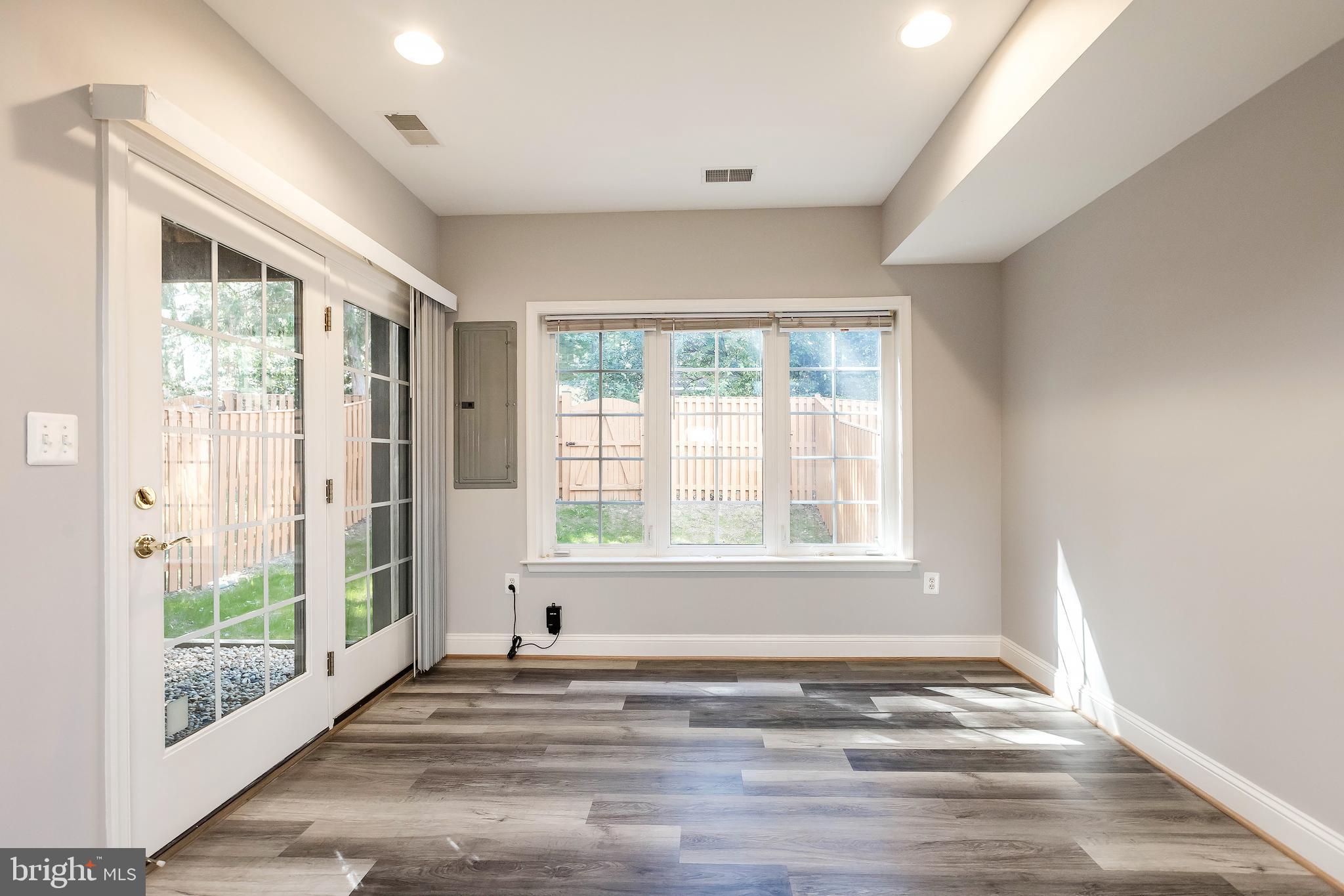 CYRANDALL VALLEY - Residential Lease