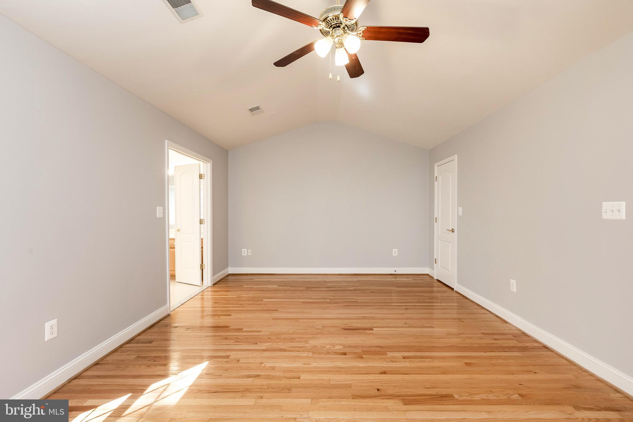 CYRANDALL VALLEY - Residential Lease