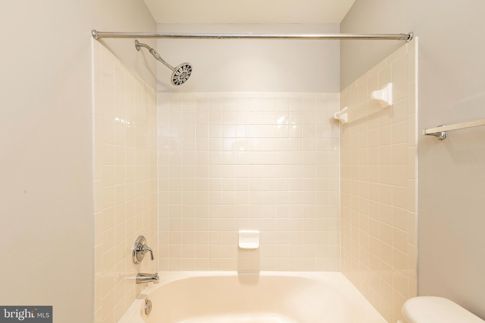 CYRANDALL VALLEY - Residential Lease