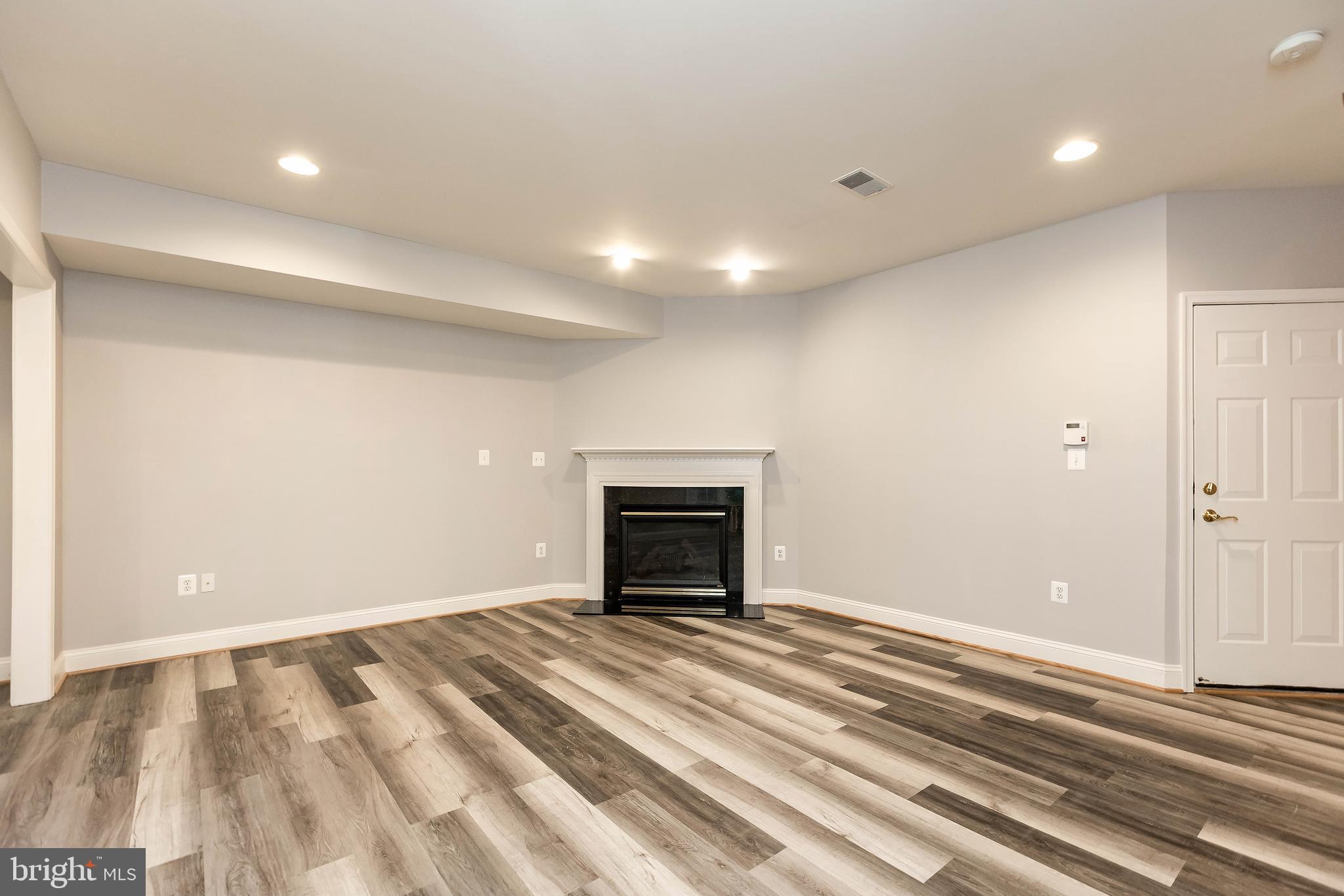 CYRANDALL VALLEY - Residential Lease