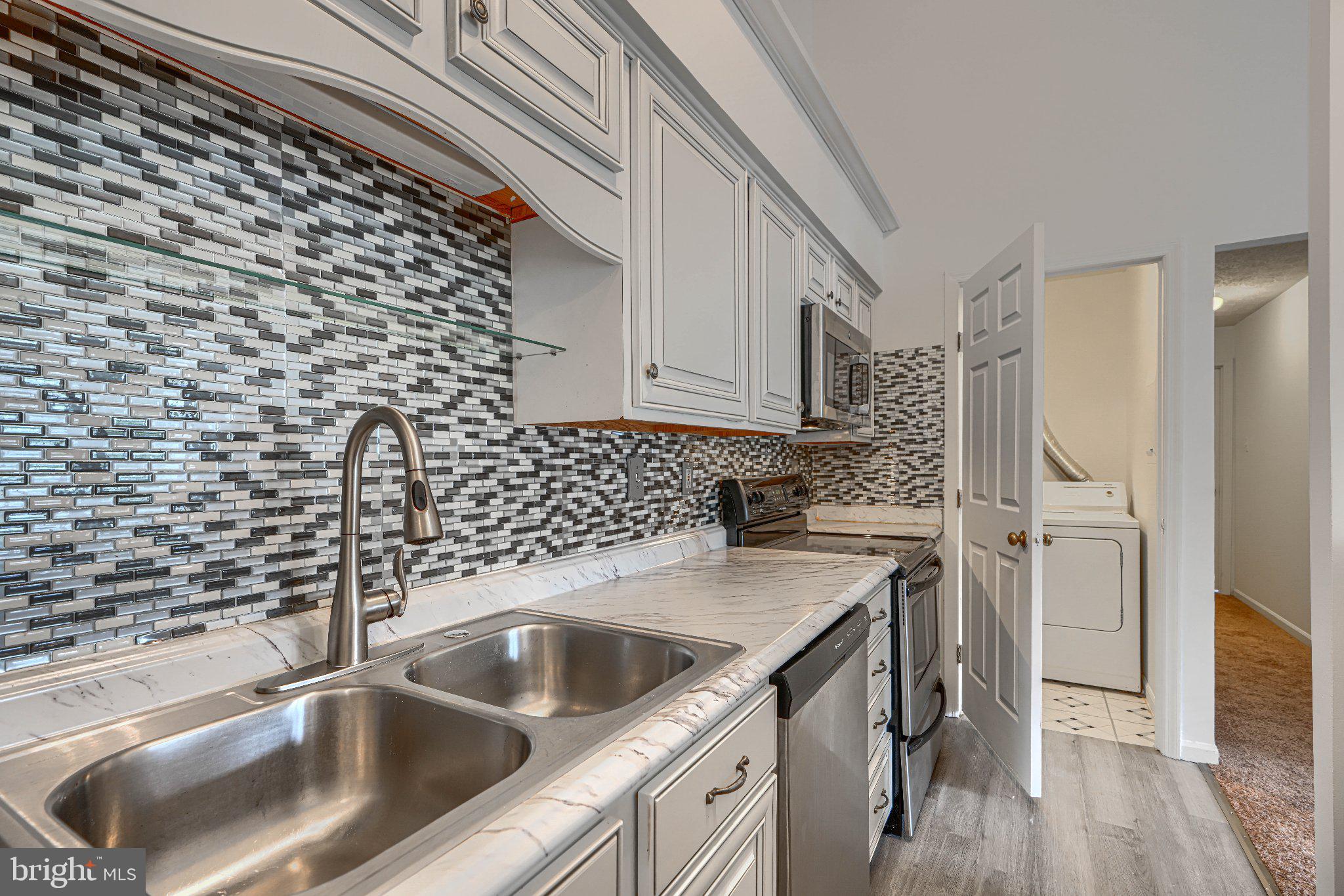 1470 GREENBRIAR CIRCLE 2