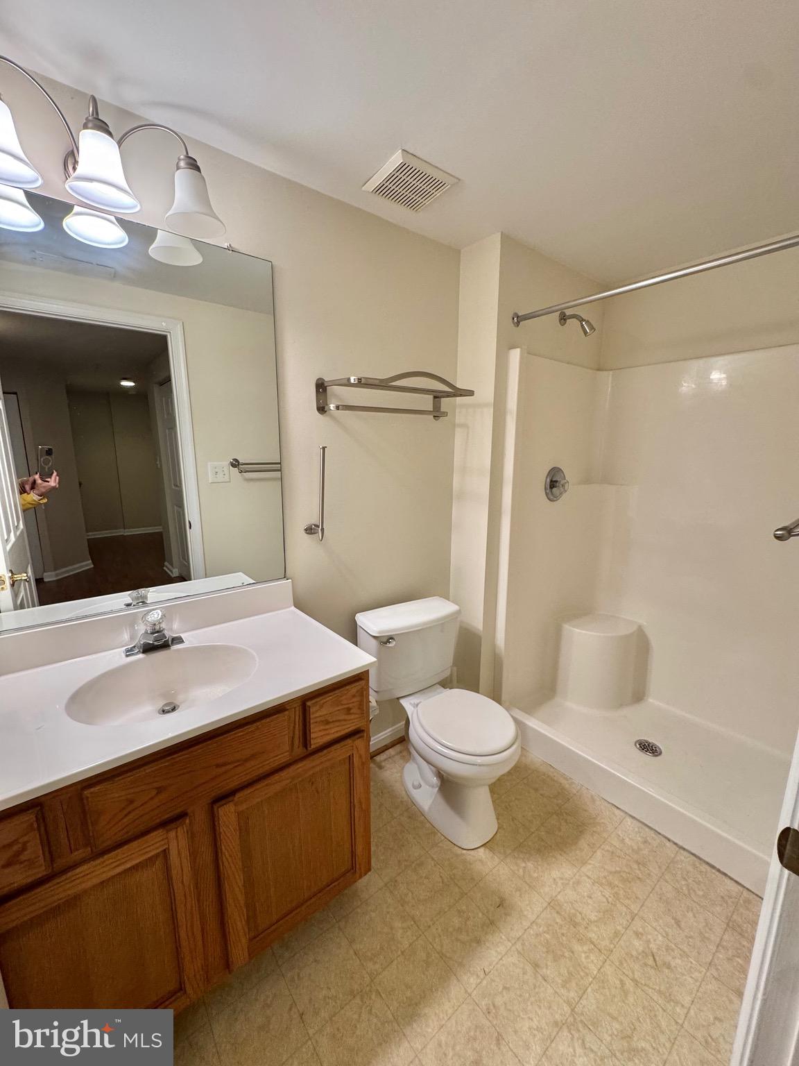 SEVEN OAKS - Residential Lease