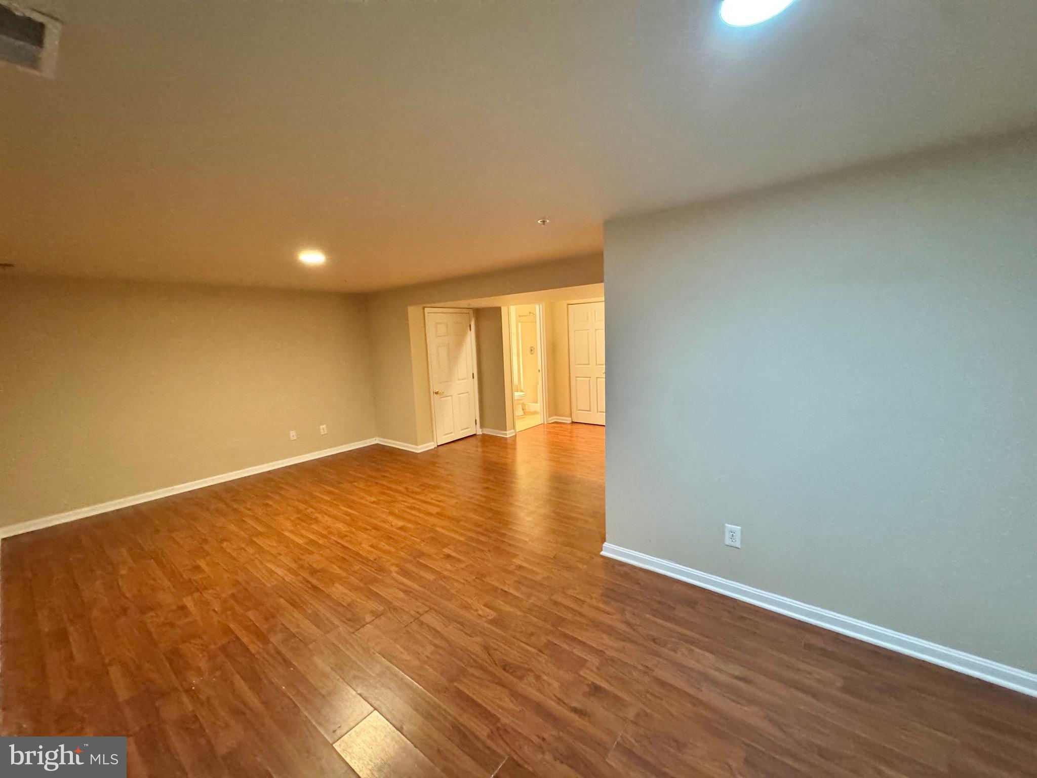 SEVEN OAKS - Residential Lease