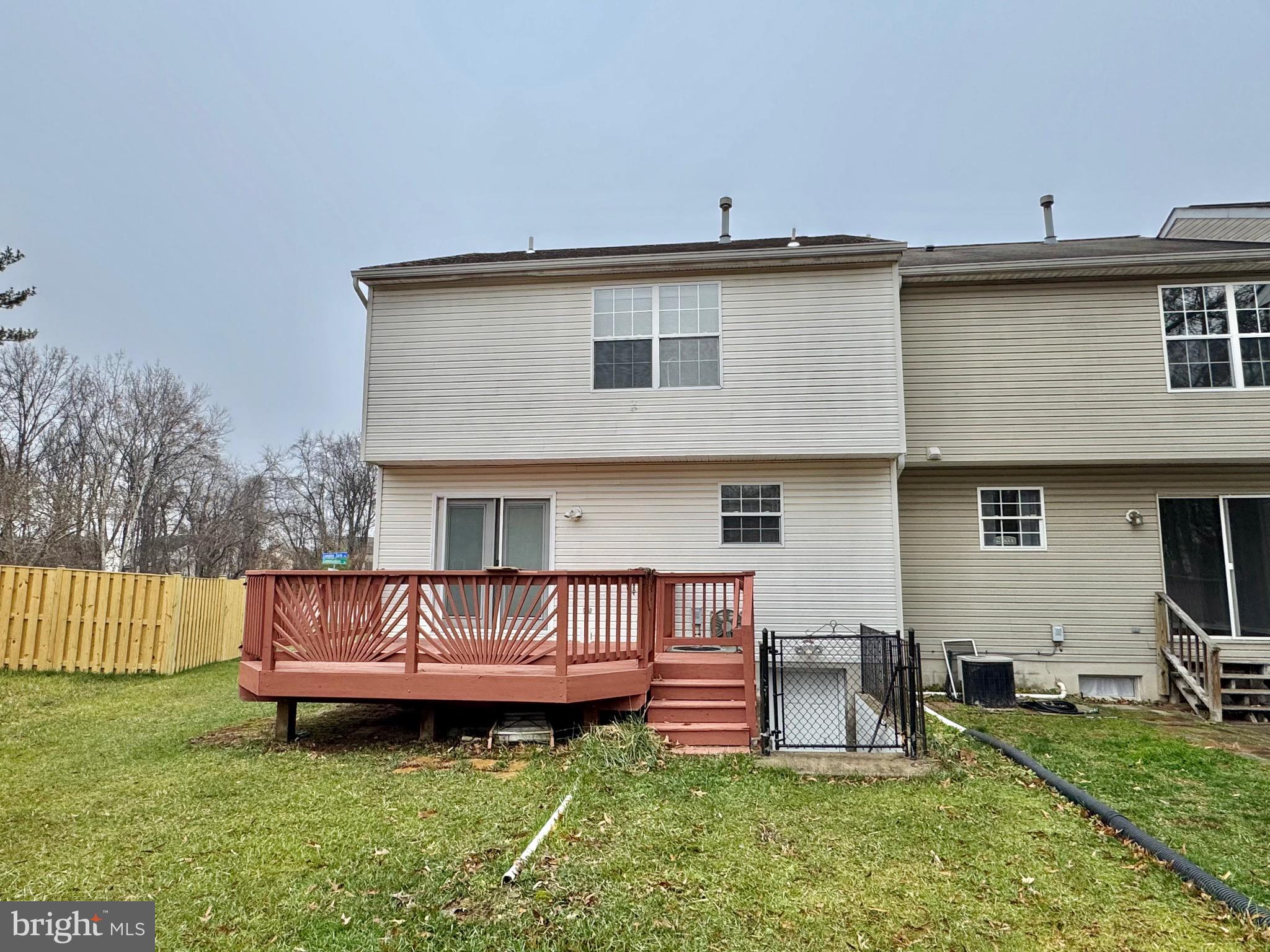 SEVEN OAKS - Residential Lease