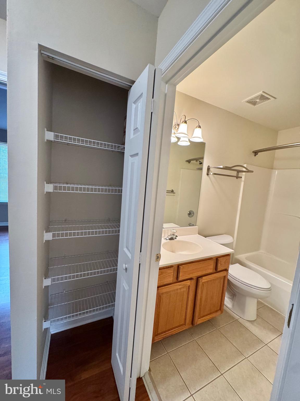 SEVEN OAKS - Residential Lease