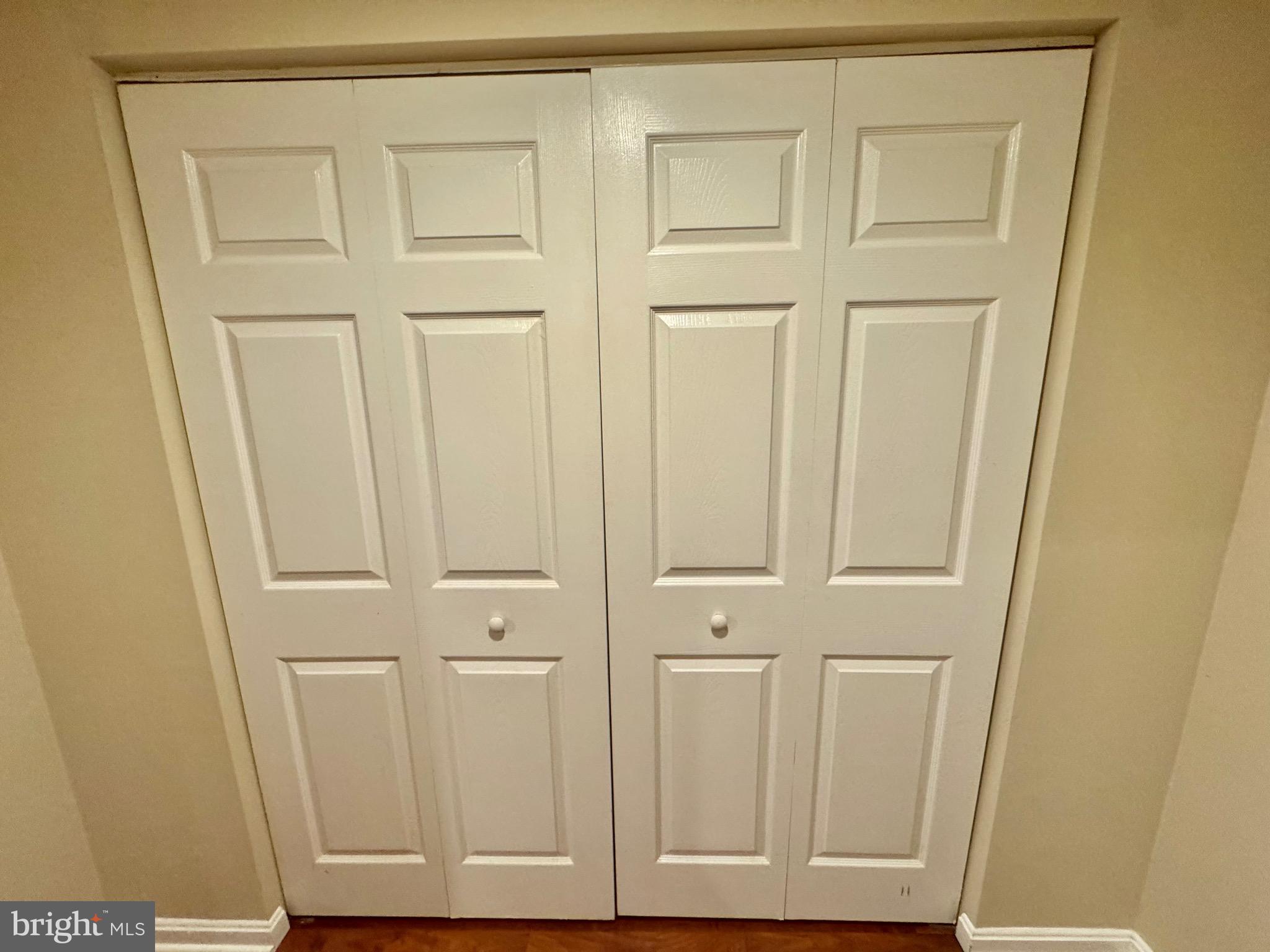 SEVEN OAKS - Residential Lease