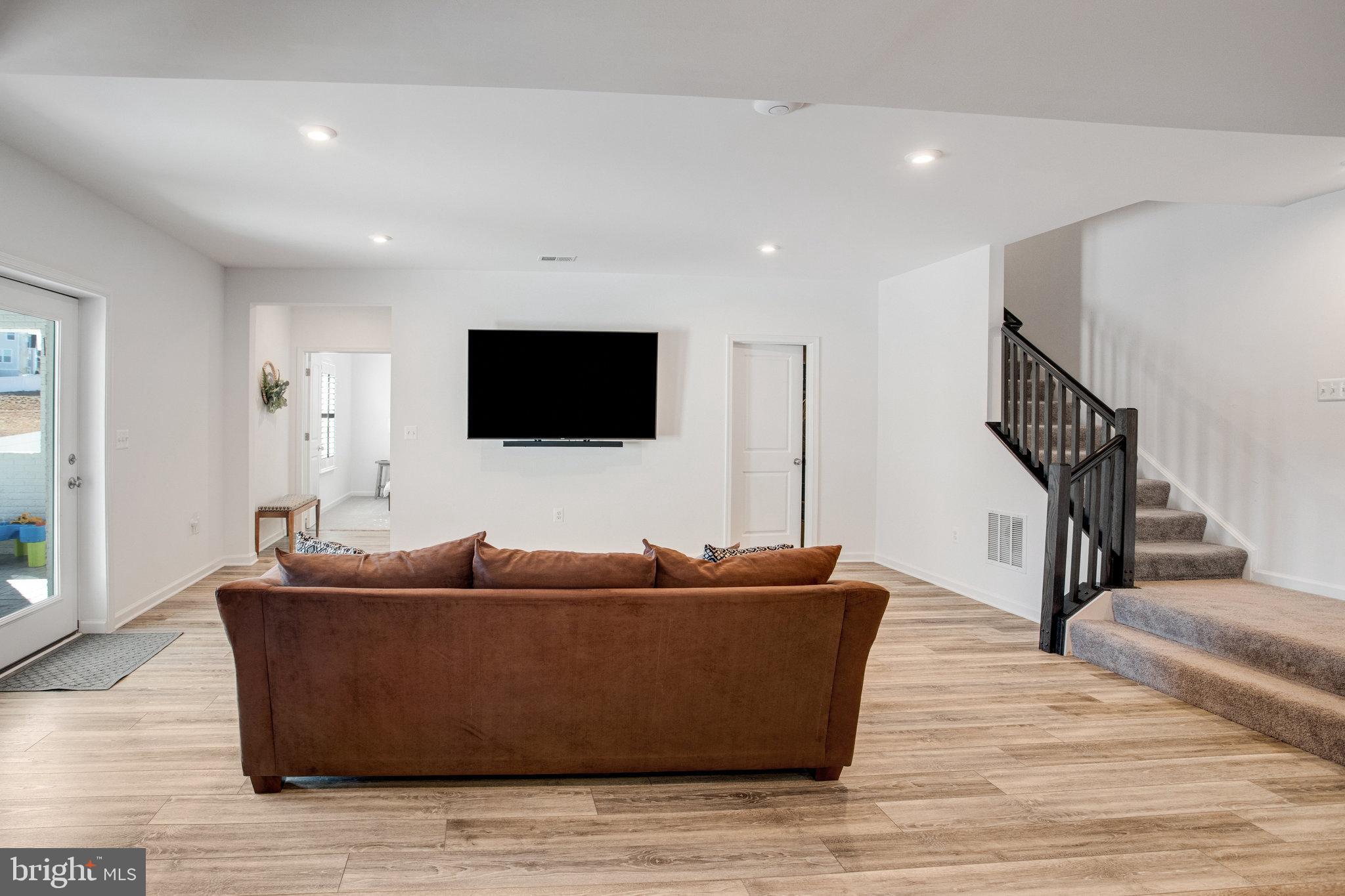 EMBREY MILL - Residential