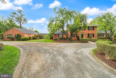 Photo of 16694 Old Waterford Road, PAEONIAN SPRINGS, VA 20129 (MLS # VALO2136362)