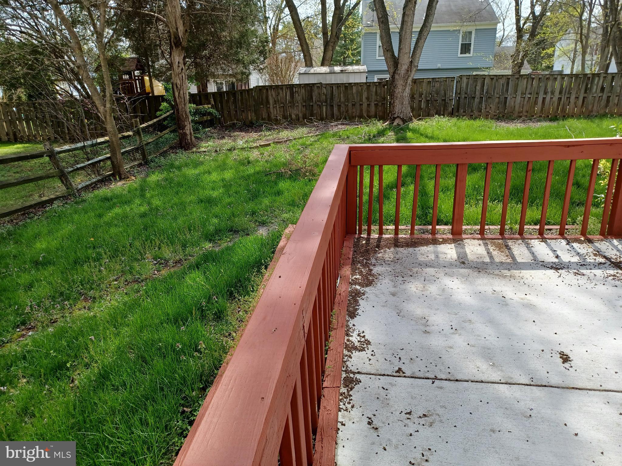 COUNTRY CLUB MANOR - Residential