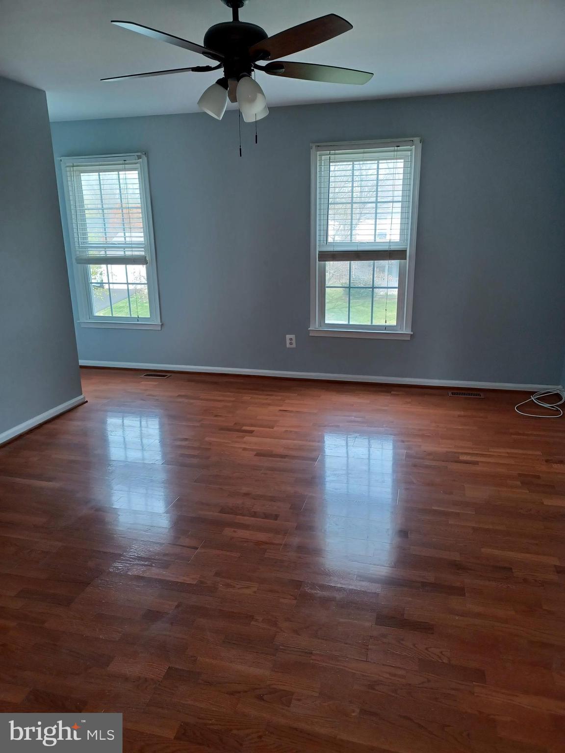 COUNTRY CLUB MANOR - Residential