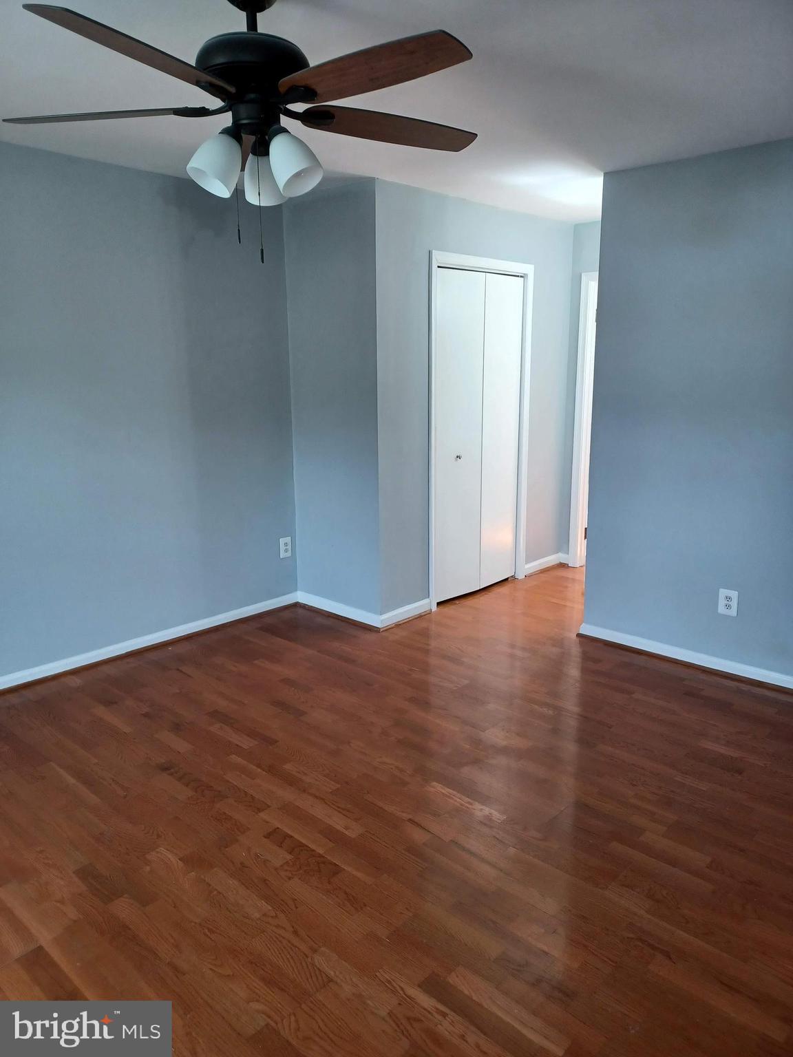 COUNTRY CLUB MANOR - Residential