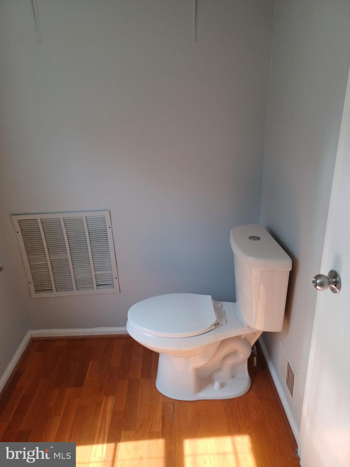 COUNTRY CLUB MANOR - Residential