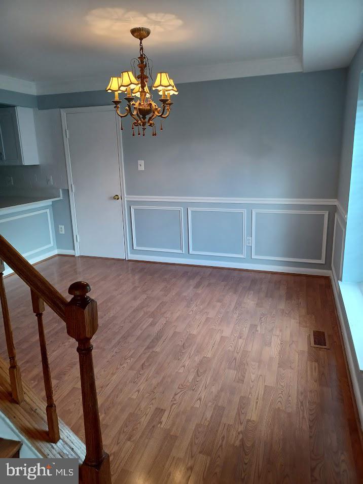 COUNTRY CLUB MANOR - Residential