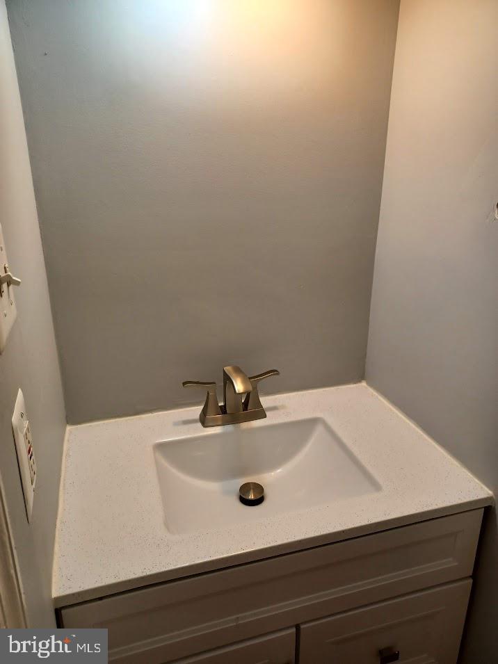 COUNTRY CLUB MANOR - Residential