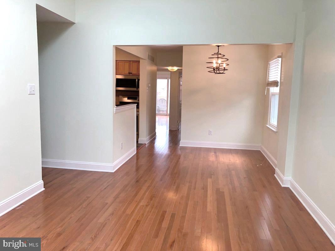 QUEEN VILLAGE - Residential Lease