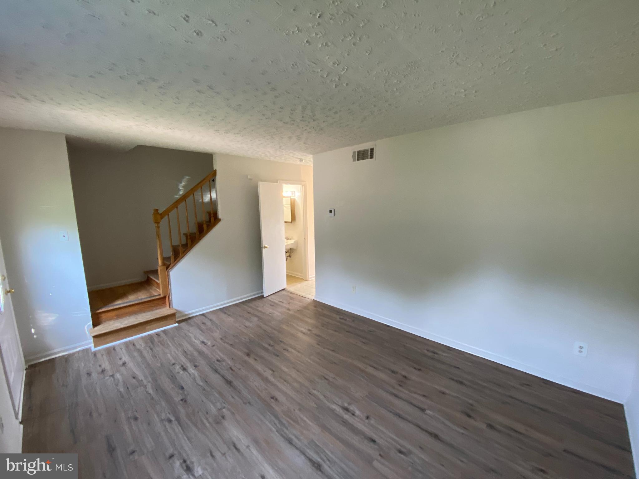 CENTRAL PARK TOWNHOMES - Residential Lease